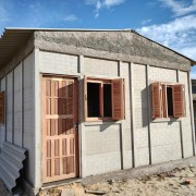 Casa kit 4, obra sem acabamentos